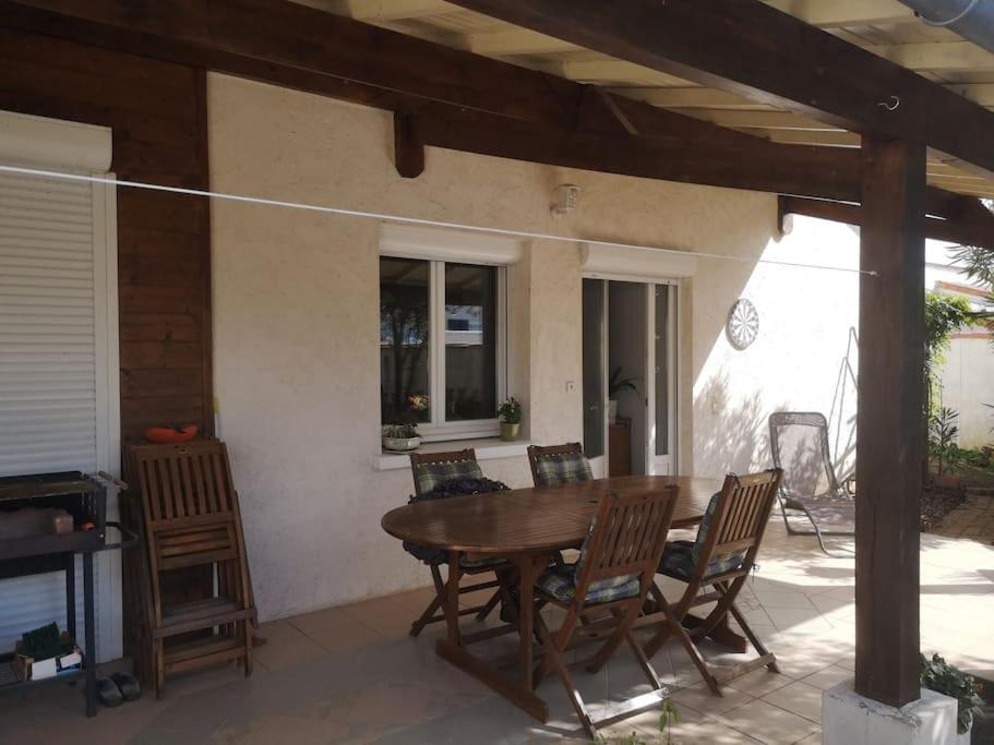 La Porte Bleue Vouneuil-sous-Biard Exterior photo