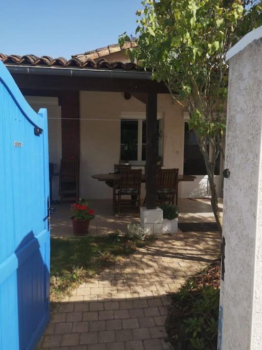 La Porte Bleue Vouneuil-sous-Biard Exterior photo
